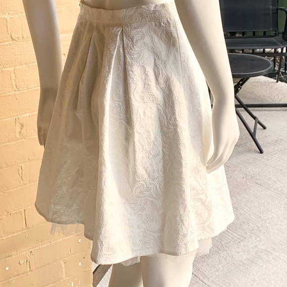 WHITE PAISLEY SKIRT BY MOON - Picture 5 of 7